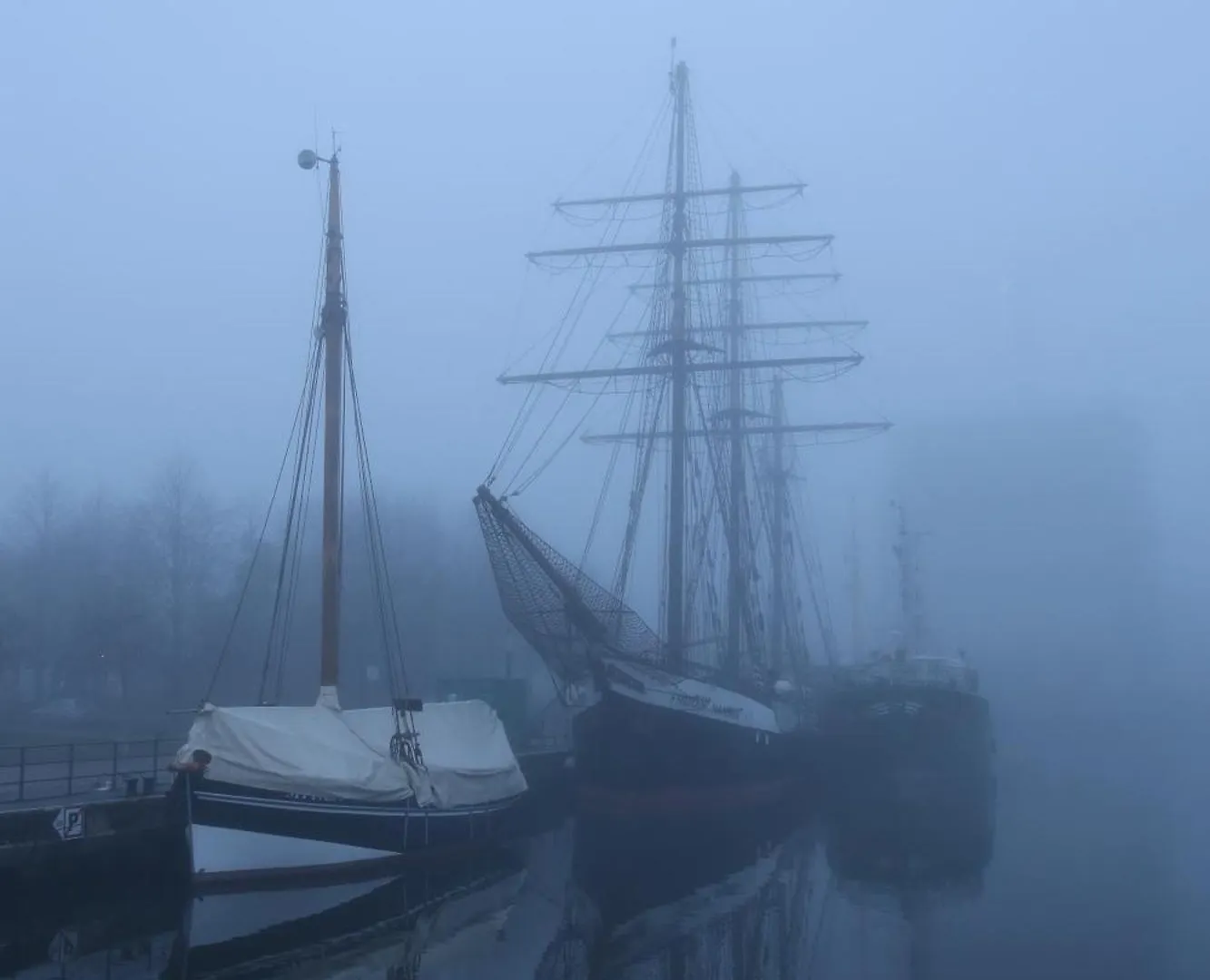 Schiffshotel Schlafen im Hafen Hamburg 3*,